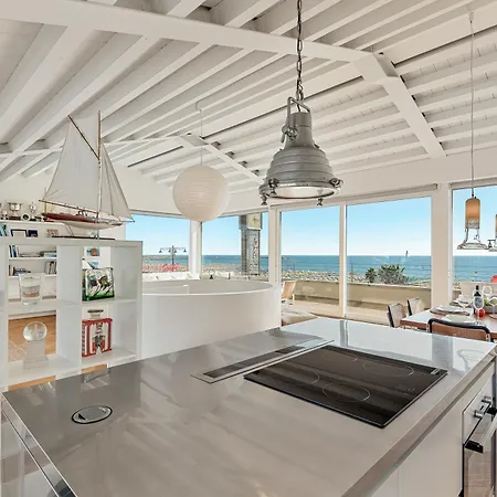 Penthouse Diamond In The Sky With A Sea View Viareggio